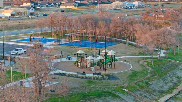 172 Gullivers DR, Elgin, TX 78621