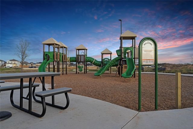 172 Gullivers DR, Elgin, TX 78621