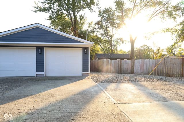 621 E 111th Street, Carmel, IN 46280