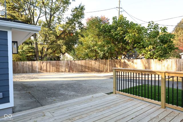 621 E 111th Street, Carmel, IN 46280