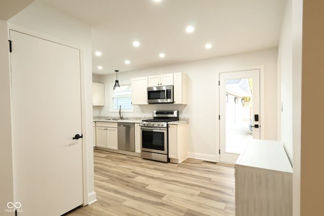 621 E 111th Street, Carmel, IN 46280