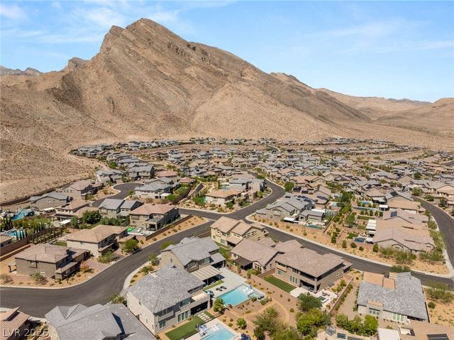 2720 Natural Rock Drive, Las Vegas, NV 89138