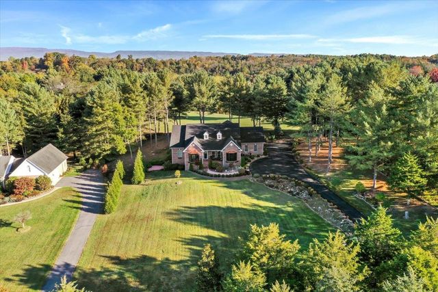 40 BIRDSONG LN, Edinburg, VA 22824