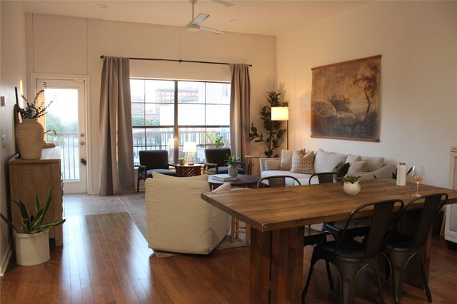 330 Austin Avenue 310, Waco, TX 76701