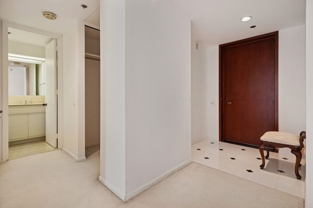 950 N Michigan Avenue 3501, Chicago, IL 60611