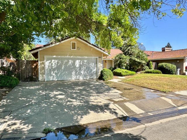 6574 N Delbert Avenue, Fresno, CA 93722