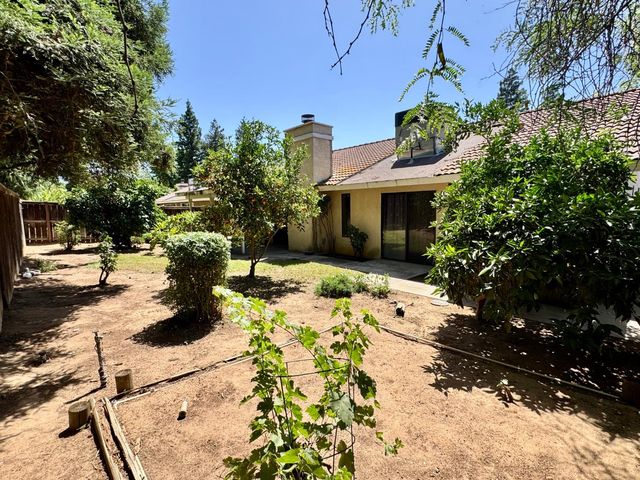 6574 N Delbert Avenue, Fresno, CA 93722