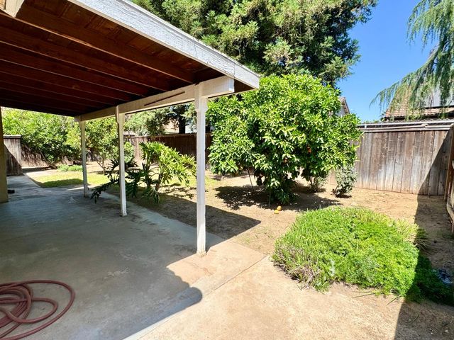 6574 N Delbert Avenue, Fresno, CA 93722
