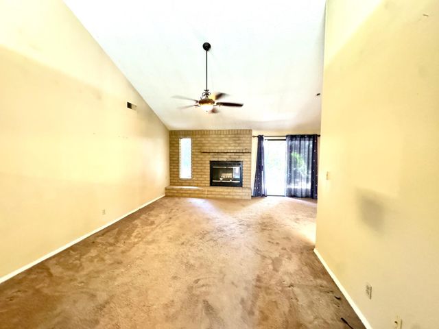6574 N Delbert Avenue, Fresno, CA 93722