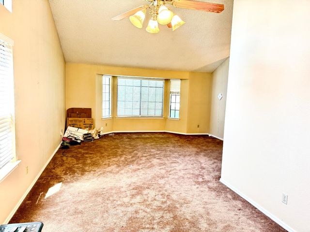 6574 N Delbert Avenue, Fresno, CA 93722