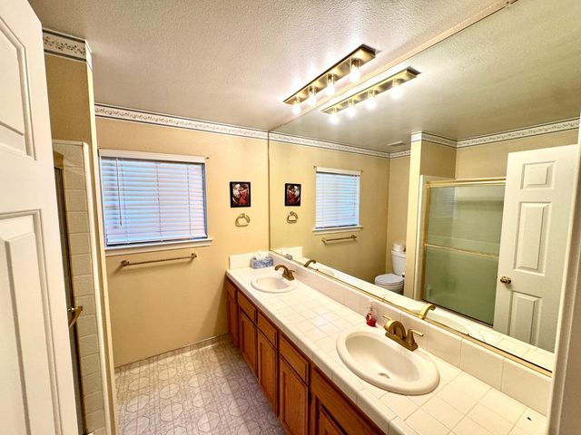 6574 N Delbert Avenue, Fresno, CA 93722