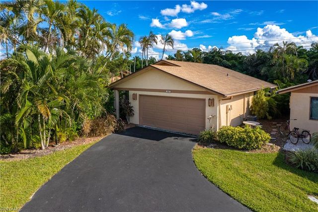 6468 Royal Woods DR, Fort Myers, FL 33908