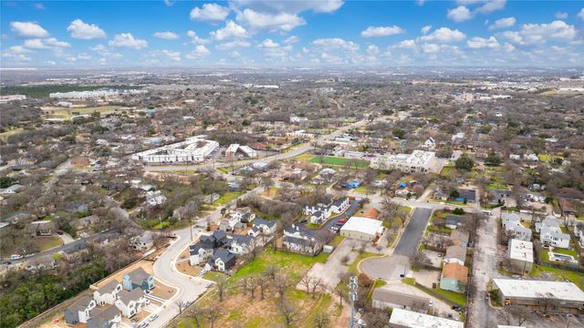 2706 Wheless LN Bldg 1, Austin, TX 78723