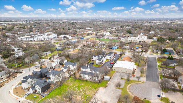 2706 Wheless LN Bldg 1, Austin, TX 78723