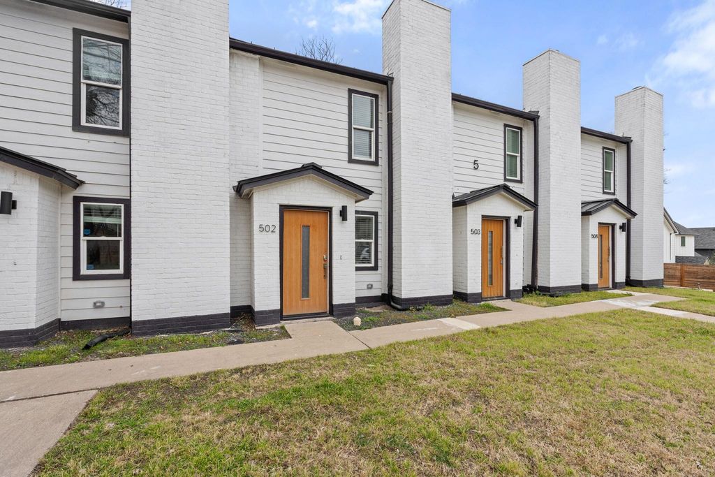 2706 Wheless LN Bldg 1, Austin, TX 78723