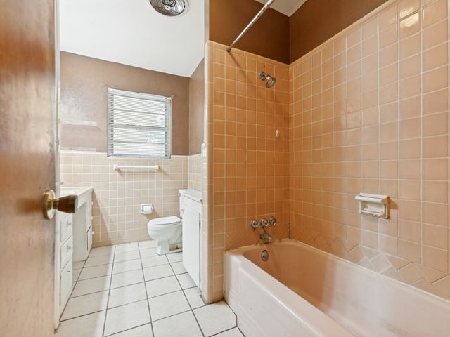 917 Blossom Circle, Garland, TX 75041