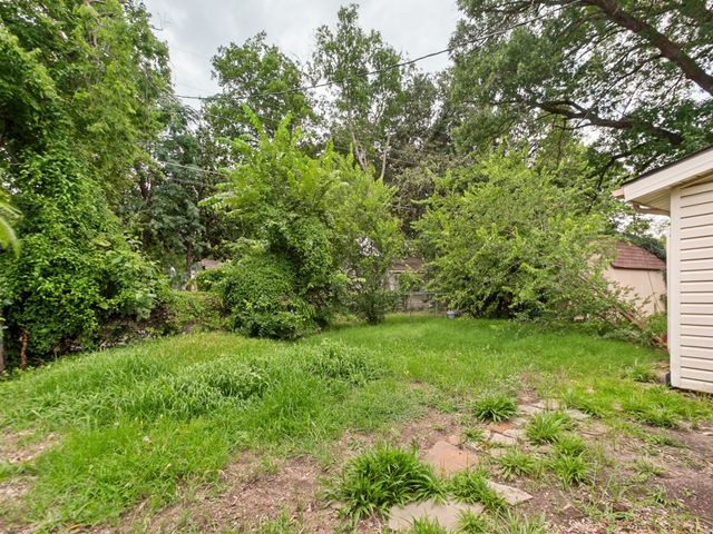 917 Blossom Circle, Garland, TX 75041
