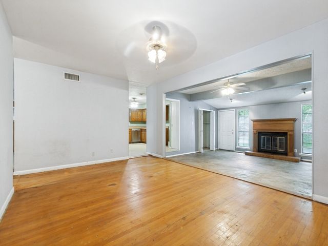 917 Blossom Circle, Garland, TX 75041