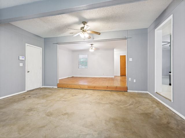 917 Blossom Circle, Garland, TX 75041
