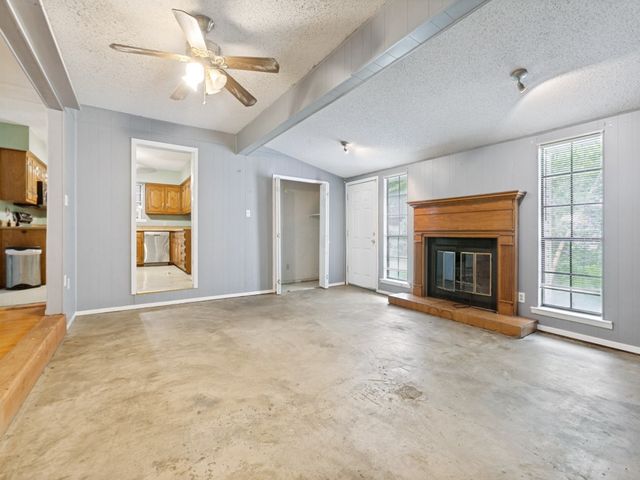 917 Blossom Circle, Garland, TX 75041