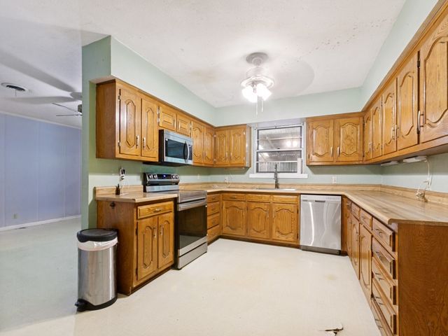 917 Blossom Circle, Garland, TX 75041