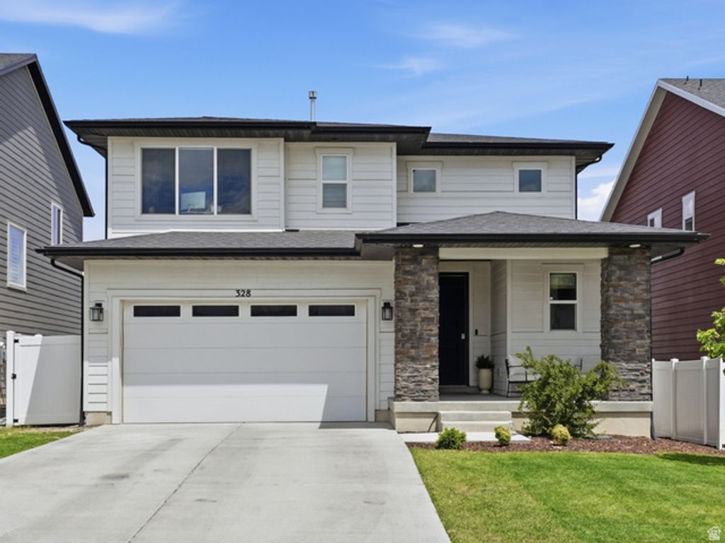 Image 2 of property listing at 328 W SNOWBERRY DR, Saratoga Springs, UT 84045