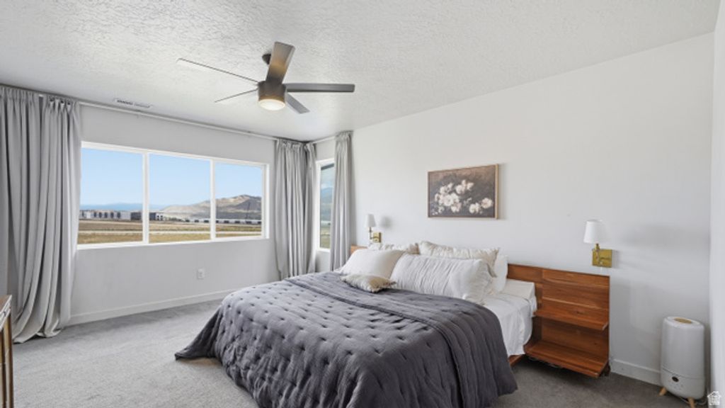 Image 15 of property listing at 328 W SNOWBERRY DR, Saratoga Springs, UT 84045