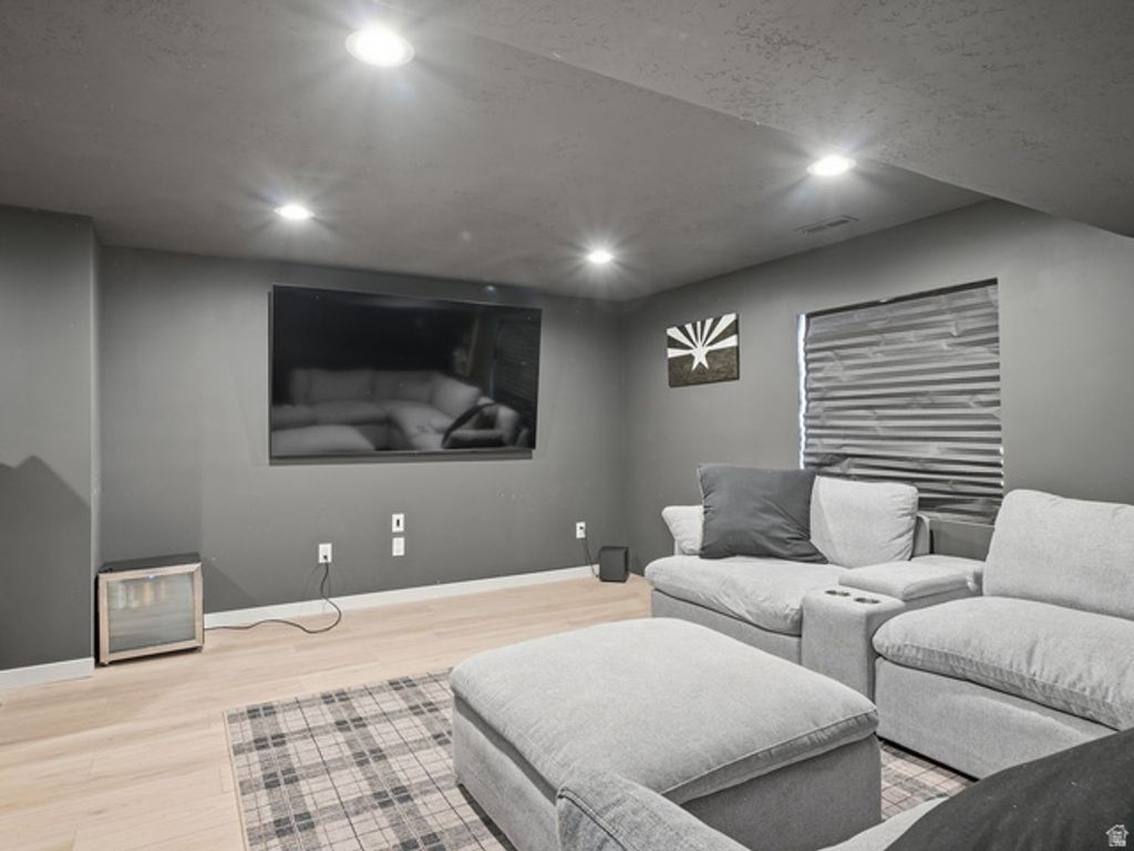Image 22 of property listing at 328 W SNOWBERRY DR, Saratoga Springs, UT 84045