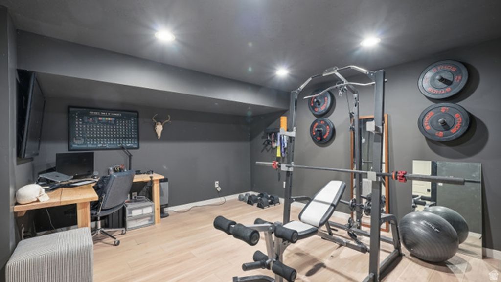 Image 25 of property listing at 328 W SNOWBERRY DR, Saratoga Springs, UT 84045
