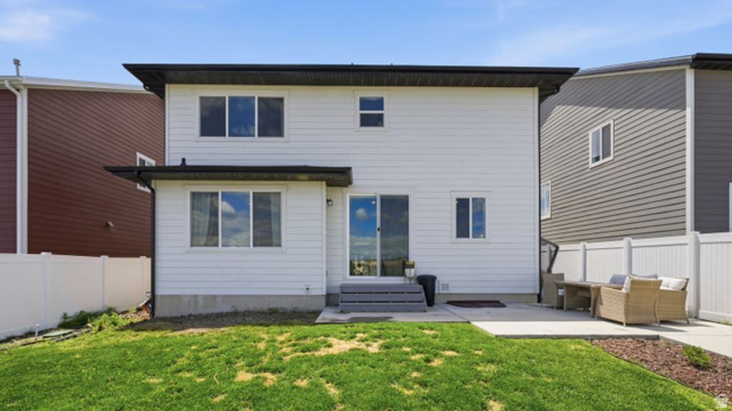 Image 27 of property listing at 328 W SNOWBERRY DR, Saratoga Springs, UT 84045