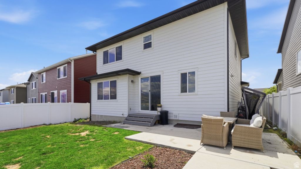 Image 28 of property listing at 328 W SNOWBERRY DR, Saratoga Springs, UT 84045