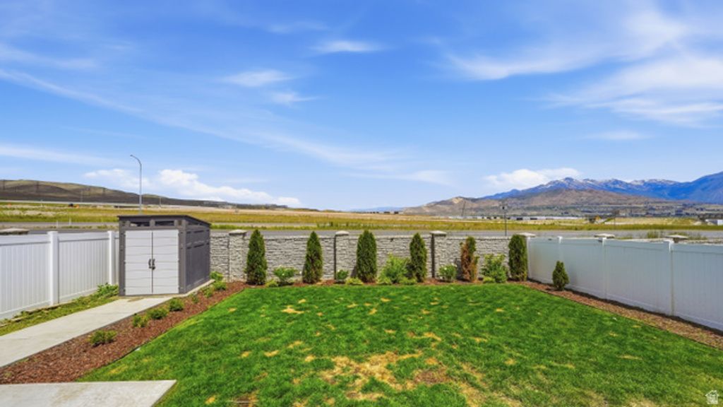 Image 29 of property listing at 328 W SNOWBERRY DR, Saratoga Springs, UT 84045