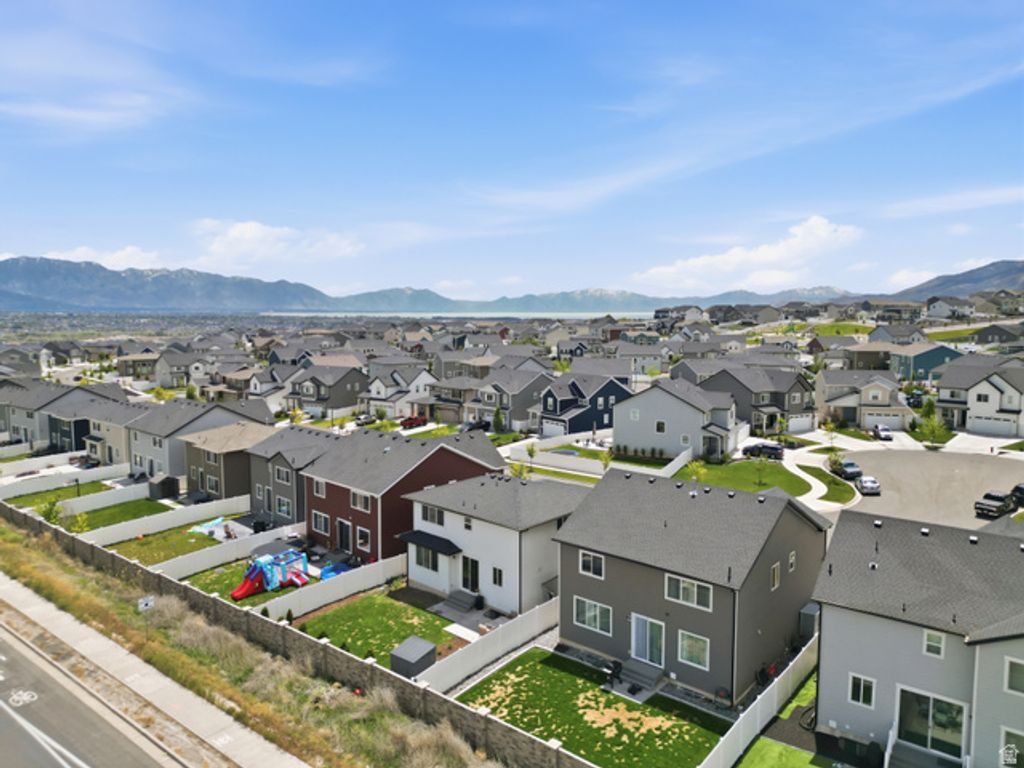 Image 31 of property listing at 328 W SNOWBERRY DR, Saratoga Springs, UT 84045