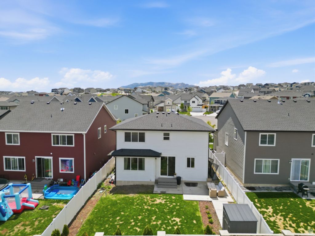 Image 35 of property listing at 328 W SNOWBERRY DR, Saratoga Springs, UT 84045