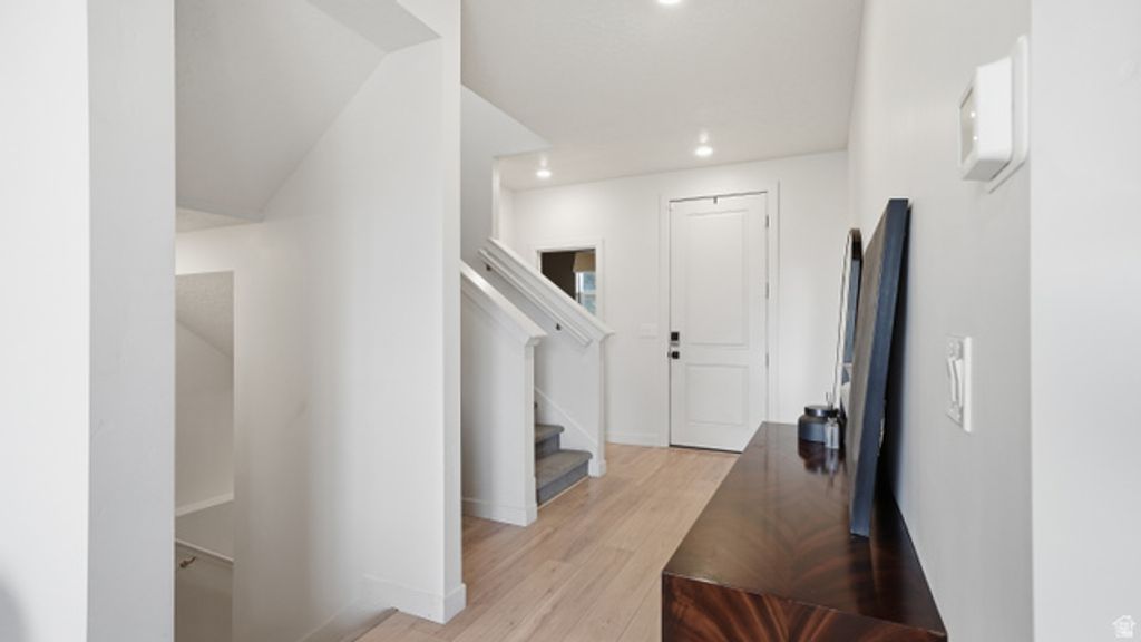 Image 10 of property listing at 328 W SNOWBERRY DR, Saratoga Springs, UT 84045