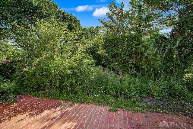 7520 President Court, Dayton, OH 45414