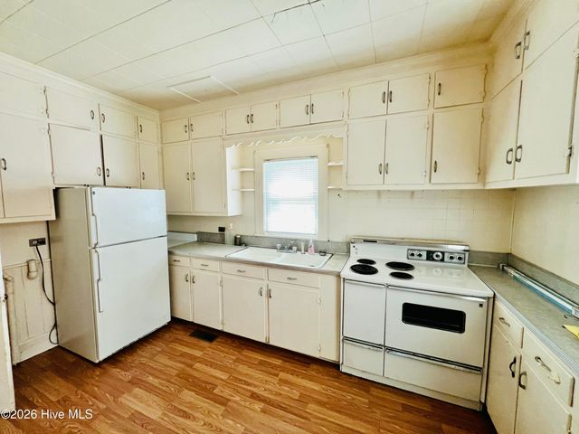 3813 W Wilson Street, Farmville, NC 27828