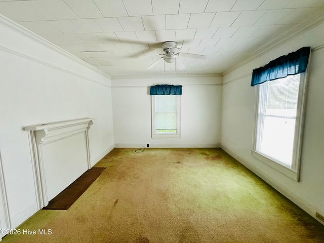 3813 W Wilson Street, Farmville, NC 27828