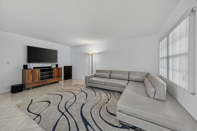 1904 BERMUDA Circle D1, Coconut Creek, FL 33066