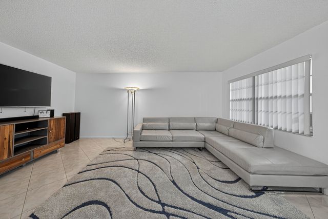 1904 BERMUDA Circle D1, Coconut Creek, FL 33066