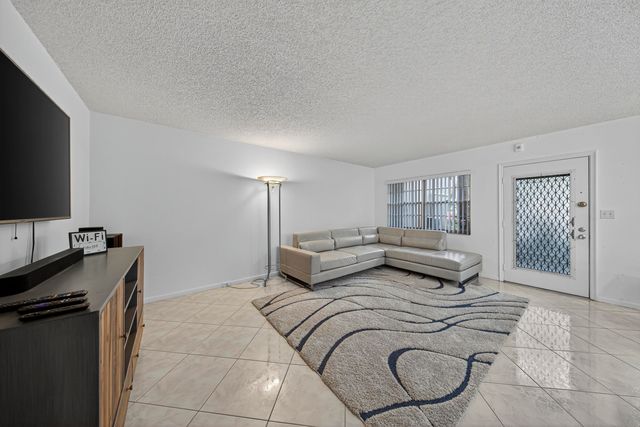 1904 BERMUDA Circle D1, Coconut Creek, FL 33066