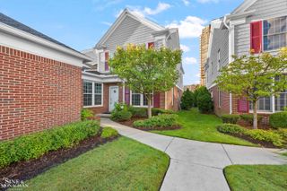 9004 Harbor Place Drive, Saint Clair Shores, MI 48080