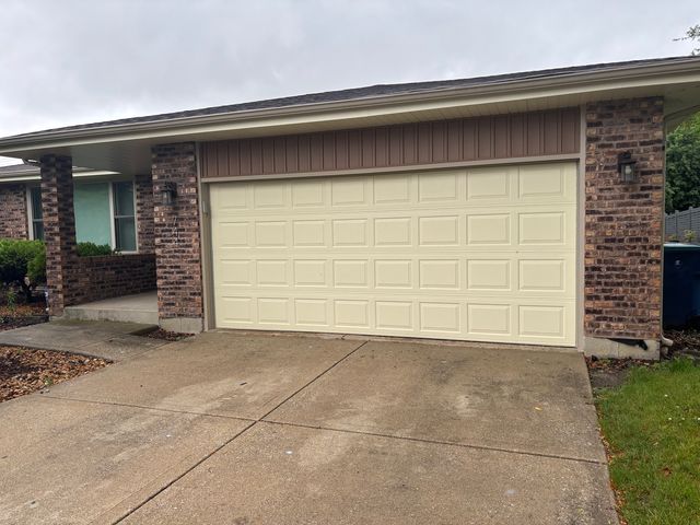 744 Academy Avenue, Matteson, IL 60443