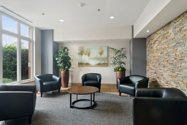 1199 E Port Clinton Road 711, Vernon Hills, IL 60061