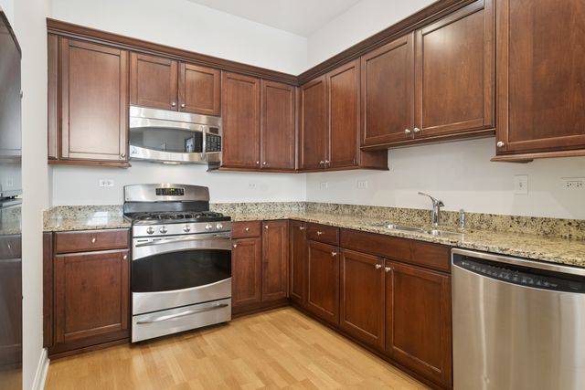 1199 E Port Clinton Road 711, Vernon Hills, IL 60061