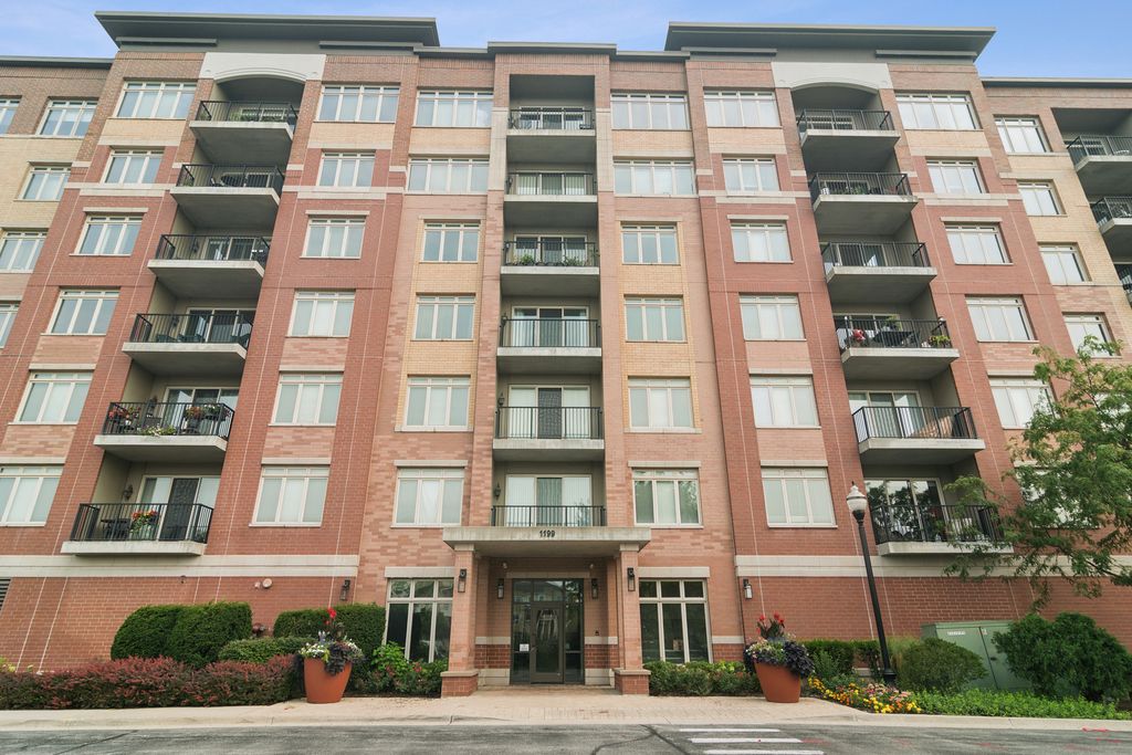 1199 E Port Clinton Road 711, Vernon Hills, IL 60061