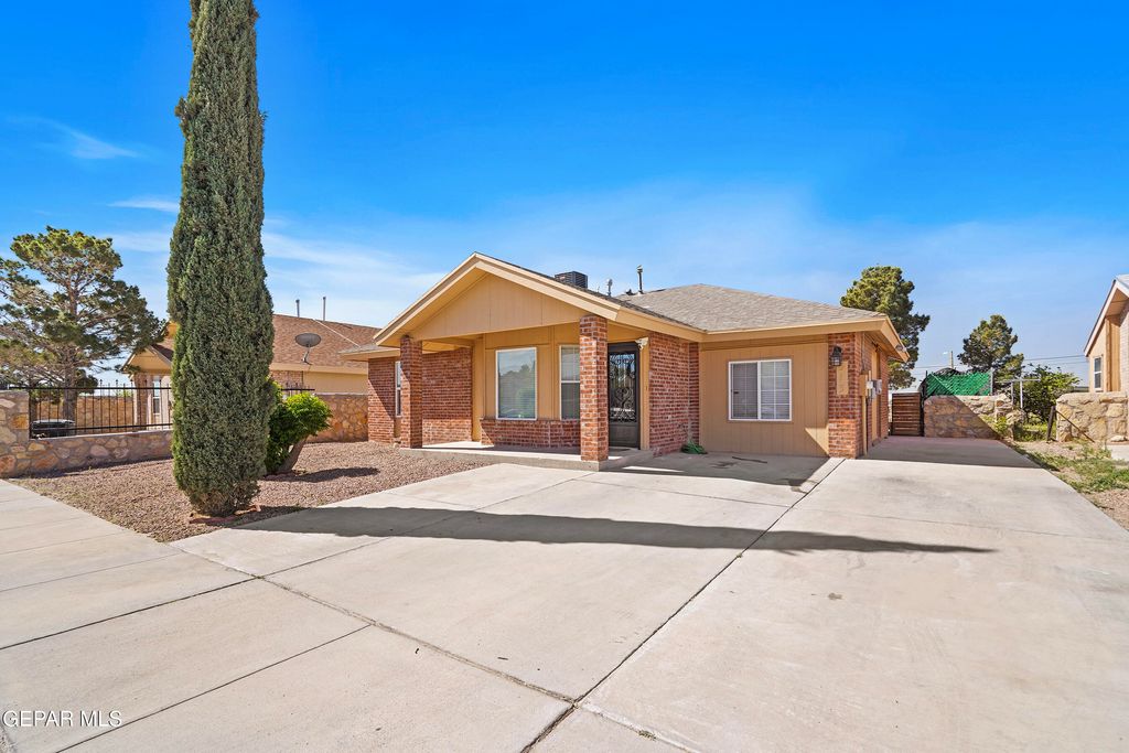 513 BRYCE Drive, Horizon City, TX 79928