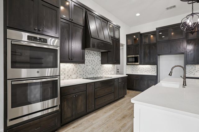 112 Red Mulberry WAY, Leander, TX 78641