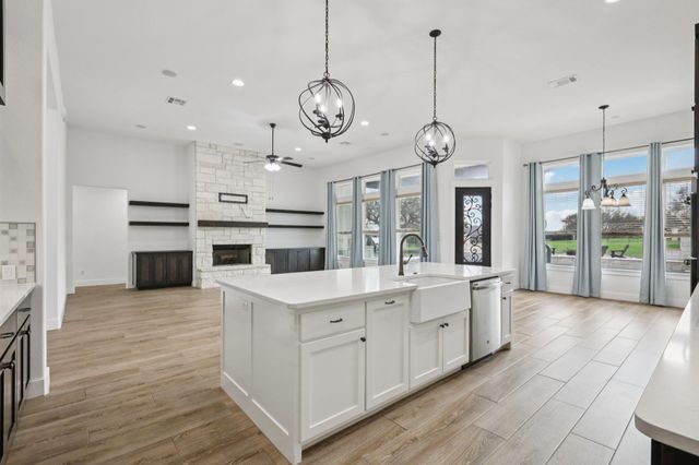 112 Red Mulberry WAY, Leander, TX 78641