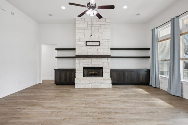 112 Red Mulberry WAY, Leander, TX 78641